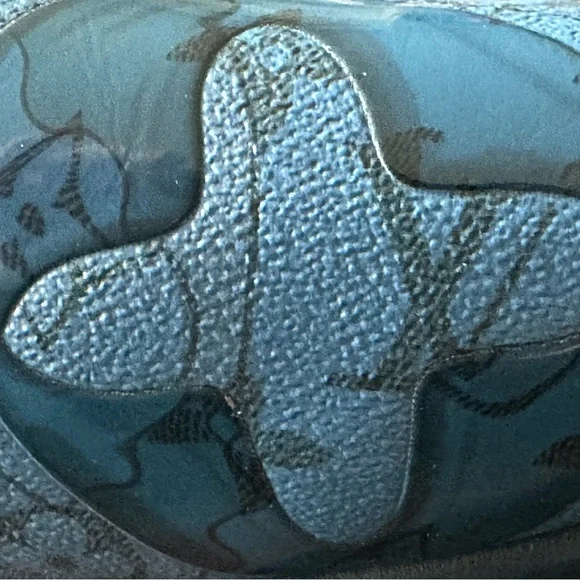 Louis Vuitton Blue Monogram Embossed Leather Shoulder Bag - Picture 9 of 16